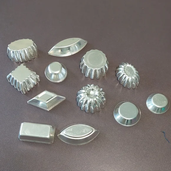 Vintage Set Of 57 Metal Baking Molds For Pastry, Candy, Tartlet - Picture 5 of 6